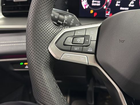 New 2026 Volkswagen Tiguan SE R-Line image 20