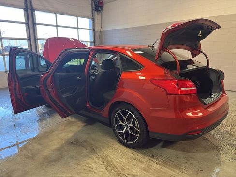 Used 2018 Ford Focus SEL image 10