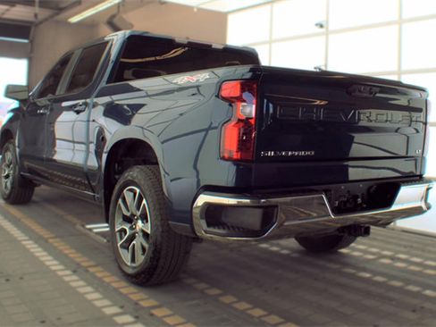 Used 2023 Chevrolet Silverado 1500 LT AWD/4WD image 7