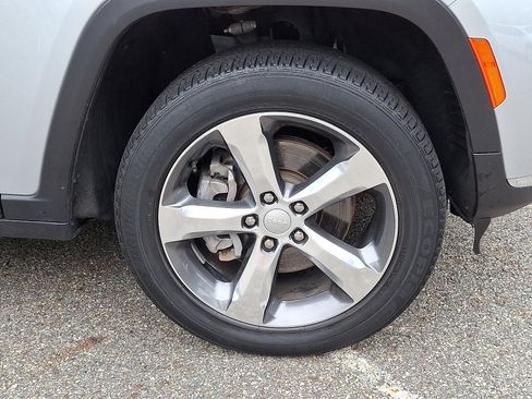 Certified 2021 Jeep Grand Cherokee L Limited w/ Trailer Tow Group (B) image 9