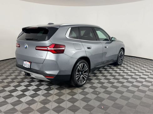 Used 2025 BMW X3 xDrive30i w/ Premium Package AWD/4WD image 3