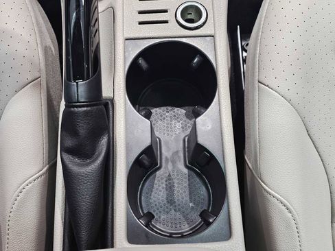 Used 2017 Volkswagen Golf Wolfsburg Edition image 18