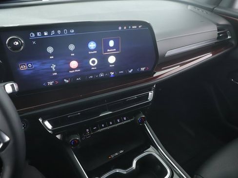 Used 2025 Chevrolet Traverse Z71 image 25