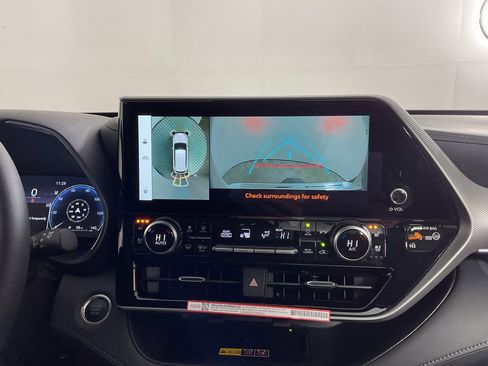 New 2026 Toyota Highlander Platinum image 27