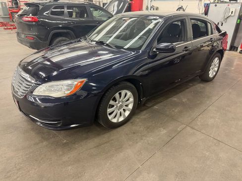 Used 2012 Chrysler 200 Touring w/ Cold Weather Group image 4