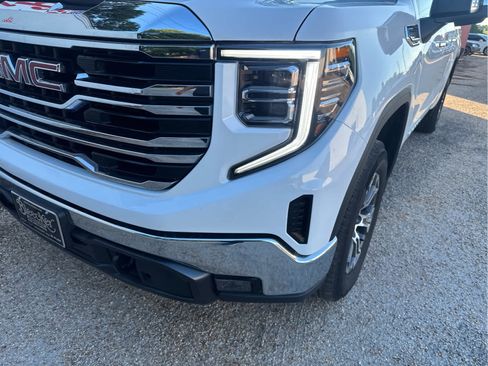Used 2025 GMC Sierra 1500 SLT AWD/4WD image 10
