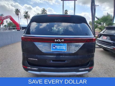 Used 2024 Kia Carnival EX FWD image 6
