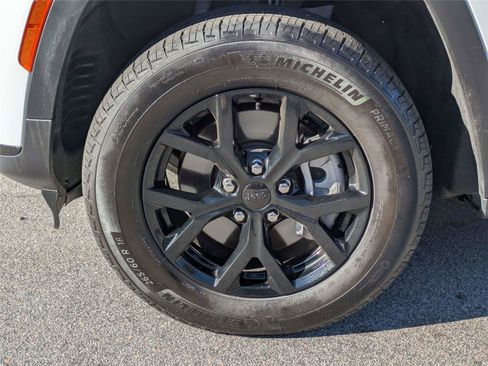 Certified 2025 Jeep Grand Cherokee L Altitude image 15