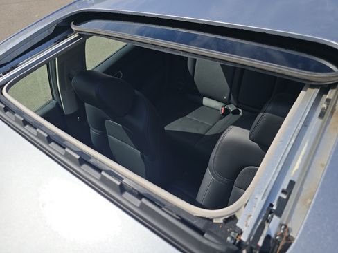 Used 2024 Honda Civic EX-L image 3