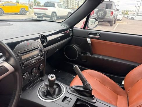 Used 2008 MAZDA MX-5 Miata Grand Touring w/ Premium Pkg RWD image 12