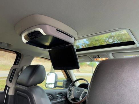 Used 2013 GMC Sierra 2500 Denali w/ Suspension Package, Off-Road image 11