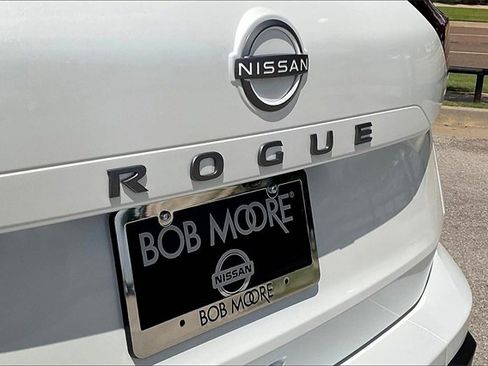 New 2026 Nissan Rogue SV image 8