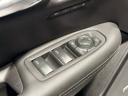 Certified 2025 Cadillac XT5 Premium Luxury image 18