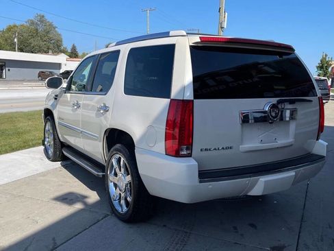 Used 2007 Cadillac Escalade AWD w/ Information Package image 7