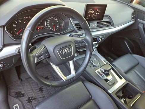 Used 2020 Audi Q5 2.0T Premium w/ Titanium Sport Package image 9