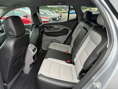 Used 2023 GMC Terrain SLT w/ Infotainment Package II AWD/4WD image 9