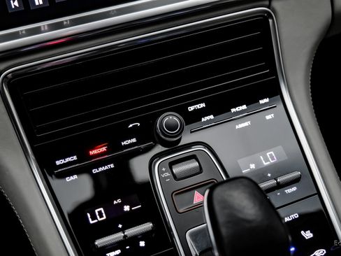 Used 2018 Porsche Panamera Turbo Sport Turismo image 61