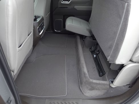 New 2026 GMC Sierra 2500 SLT w/ SLT Convenience Package image 32