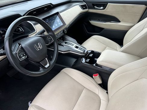 Certified 2018 Honda Clarity Touring image 10