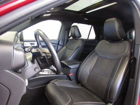 Used 2022 Ford Explorer ST w/ Equipment Group 401A image 11