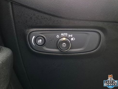 Used 2022 Chevrolet Equinox LT FWD image 16
