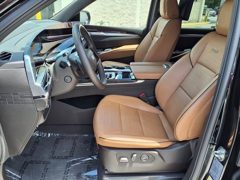 Used 2026 Cadillac Escalade Luxury w/ Touring Package AWD/4WD image 22