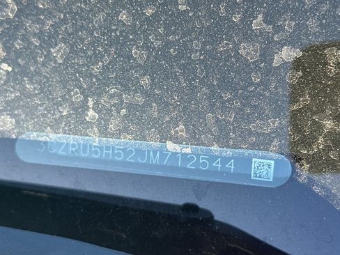 Used 2018 Honda HR-V EX image 2