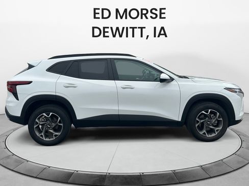 Used 2024 Chevrolet Trax LT FWD image 6