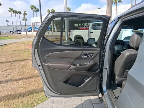 Used 2023 Chevrolet Traverse RS w/ LPO, Floor Liner Package FWD image 20