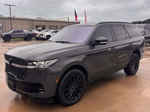 Used 2025 Lincoln Navigator Black Label AWD/4WD image 3