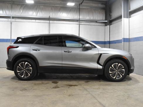 Used 2024 Chevrolet Blazer EV LT AWD/4WD image 27