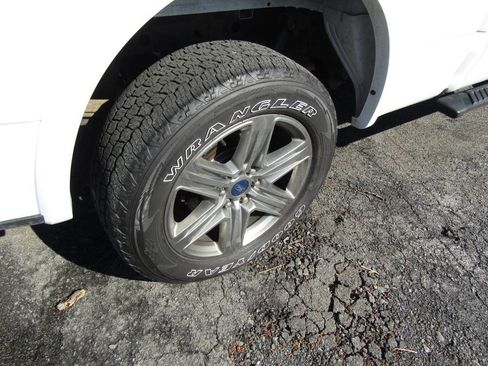 Used 2019 Ford F150 XLT w/ Equipment Group 302A Luxury AWD/4WD image 44