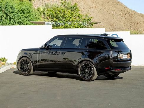 Used 2024 Land Rover Range Rover Long Wheelbase SE image 9
