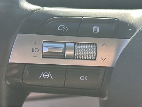 Used 2025 Hyundai Kona SEL image 24