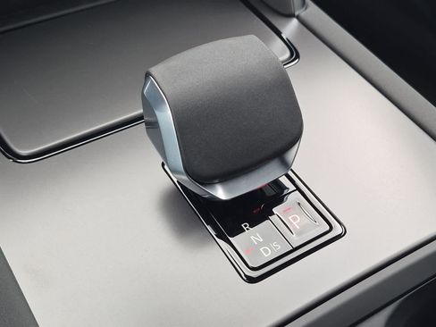 New 2026 Land Rover Discovery Sport Landmark AWD/4WD image 33