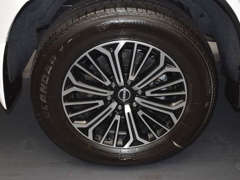 New 2026 Nissan Armada Platinum image 5