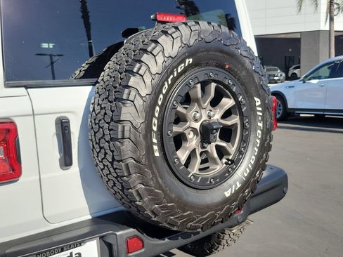 Used 2022 Jeep Wrangler Unlimited Rubicon AWD/4WD image 29