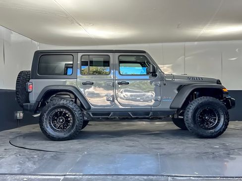 Used 2023 Jeep Wrangler Unlimited w/ Cold Weather Group AWD/4WD image 2