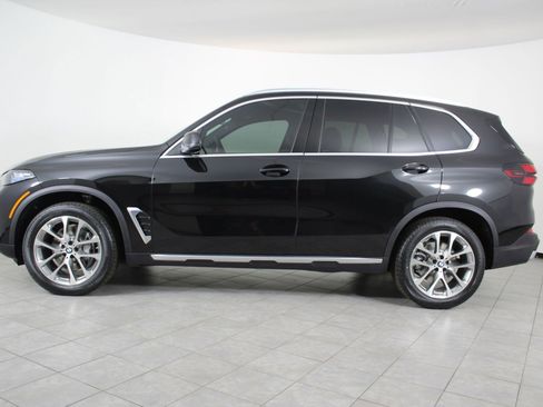 New 2026 BMW X5 sDrive40i w/ Premium Package image 2