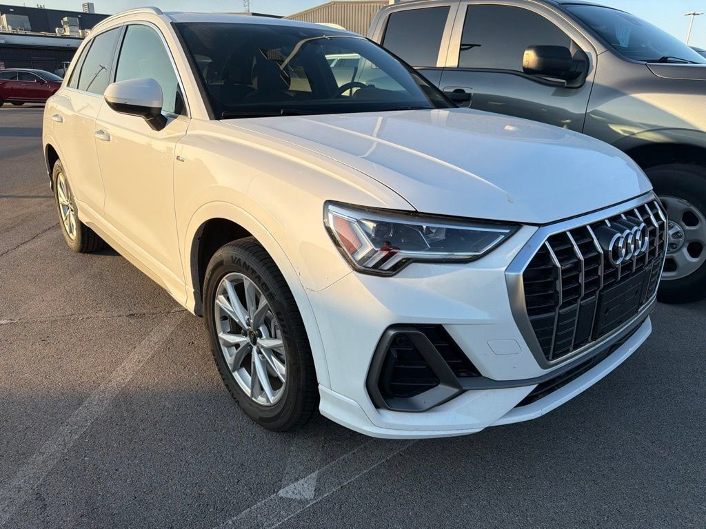 Used 2025 Audi Q3 2.0T Premium AWD/4WD image 3
