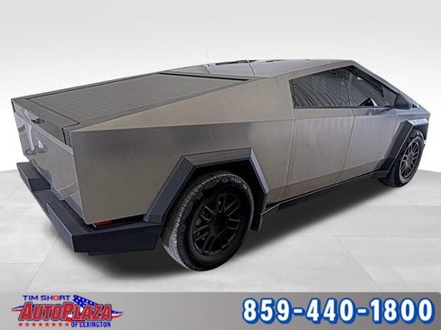 Used 2024 Tesla Model Y Long Range image 7