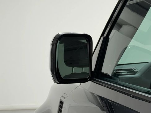 Used 2024 Land Rover Defender 110 SE AWD/4WD image 91