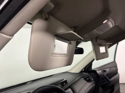 Used 2020 Nissan Rogue S FWD image 34