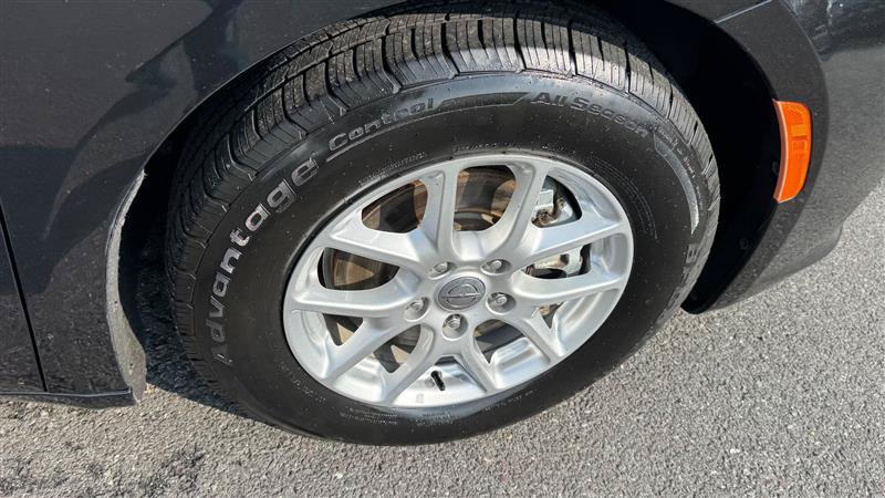 Used 2024 Chrysler Pacifica Touring FWD image 29