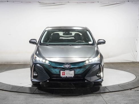 Certified 2017 Toyota Prius Prime Advanced w/ Carpet Mat Package FWD image 6