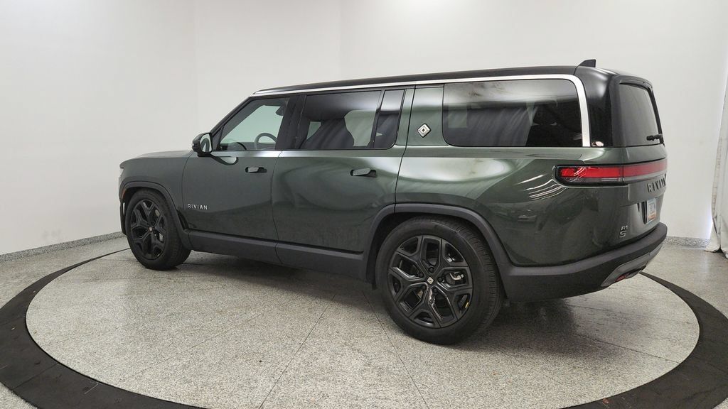Used 2025 Rivian R1S Adventure Dual AWD/4WD image 3
