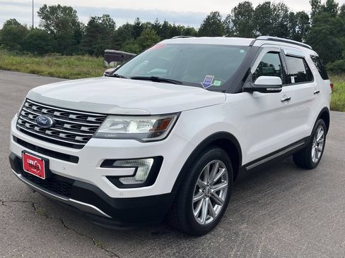 Used 2017 Ford Explorer Limited AWD/4WD image 2