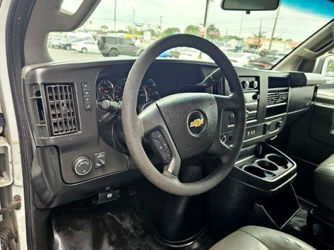 Used 2018 Chevrolet Express 2500 w/ Driver Convenience Package RWD image 7