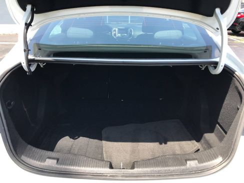 Used 2019 Chevrolet Cruze LT w/ LT True North Edition FWD image 12