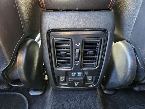 Used 2024 Dodge Durango GT image 11